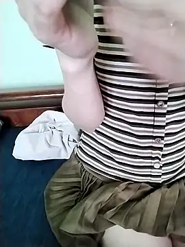 Luxcute286 online show from April 6, 2026, 6:14 am