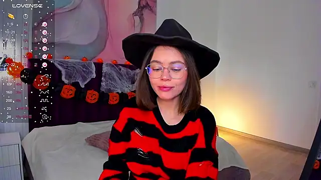 Kelly Cuutie online show from October 29, 2025, 1:26 am