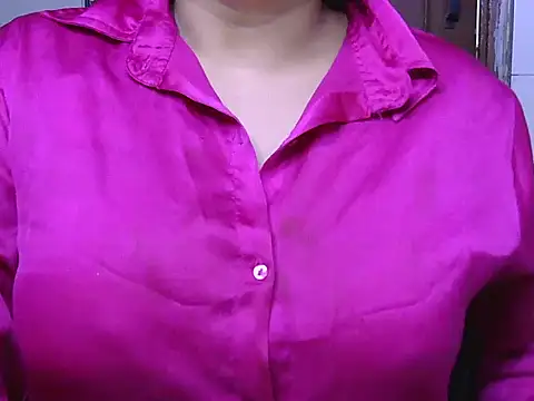 Manpreet cute online show from November 6, 2025, 6:01 pm