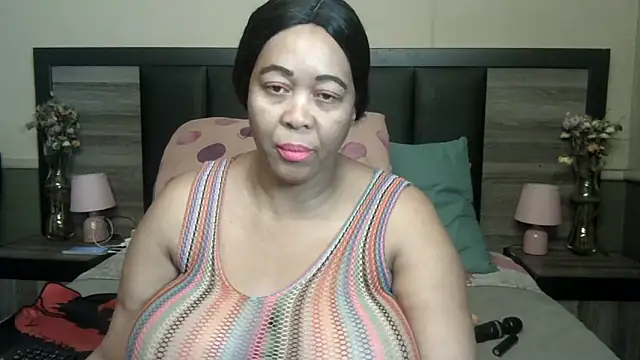 BigButt-MomJ75 online show from November 22, 2025, 10:30 pm