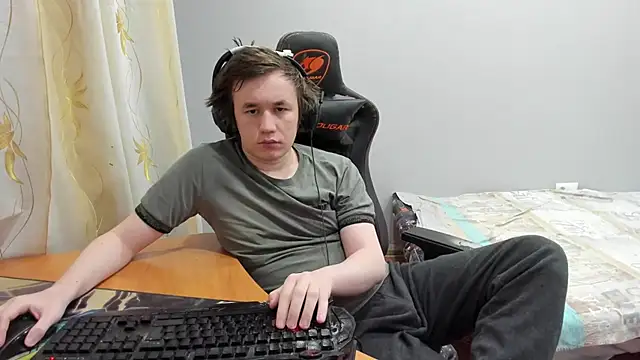 iliaskrislove online show from March 7, 2026, 12:39 am