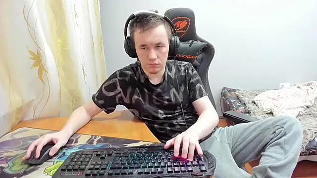 iliaskrislove online show from November 5, 2025, 11:30 pm