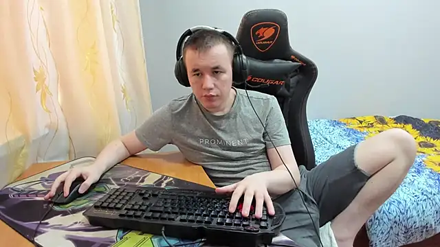 iliaskrislove online show from October 15, 2025, 4:00 am