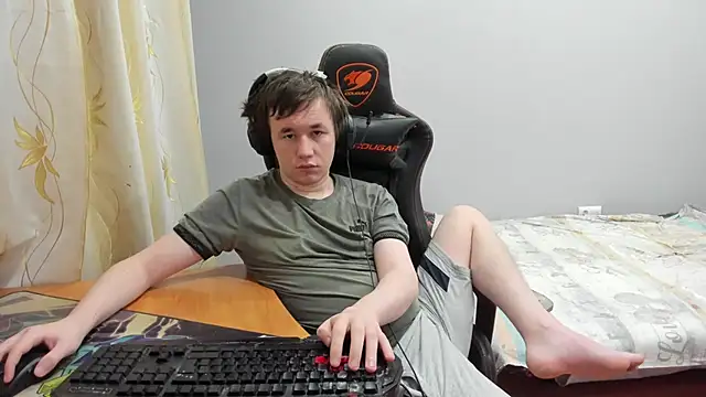 iliaskrislove online show from February 5, 2026, 6:48 pm