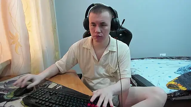 iliaskrislove online show from October 3, 2025, 4:03 am