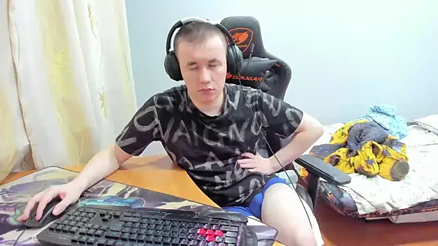 iliaskrislove online show from October 8, 2025, 9:37 pm