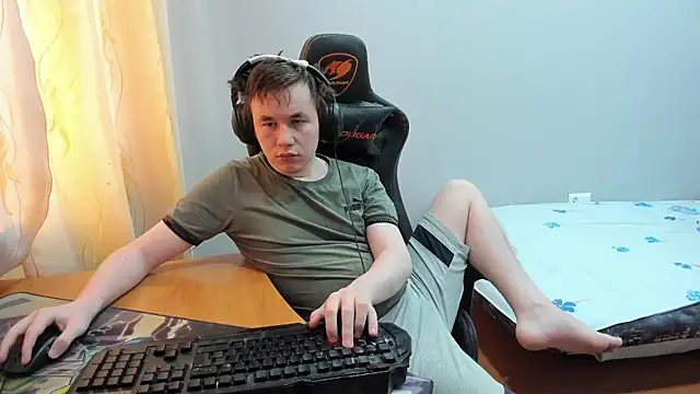 iliaskrislove online show from January 19, 2026, 9:02 am