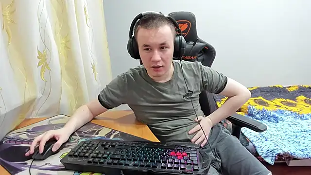 iliaskrislove online show from October 18, 2025, 4:53 pm