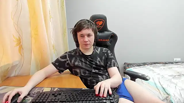 iliaskrislove online show from April 6, 2026, 3:57 am