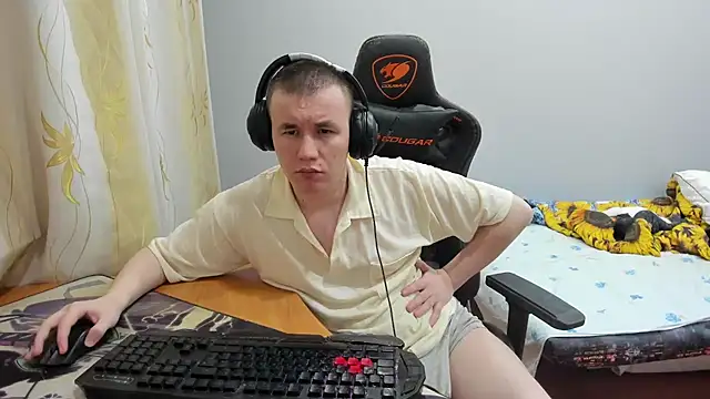 iliaskrislove online show from October 4, 2025, 5:25 pm