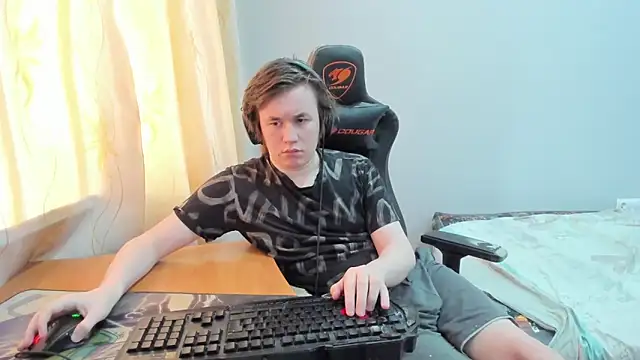 iliaskrislove online show from April 17, 2026, 10:07 am