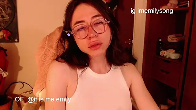 Snapshot of emily_pearl_ chatting on February 10, 2026, 11:15 pm emily pearl online show from February 10, 2026, 11:15 pm