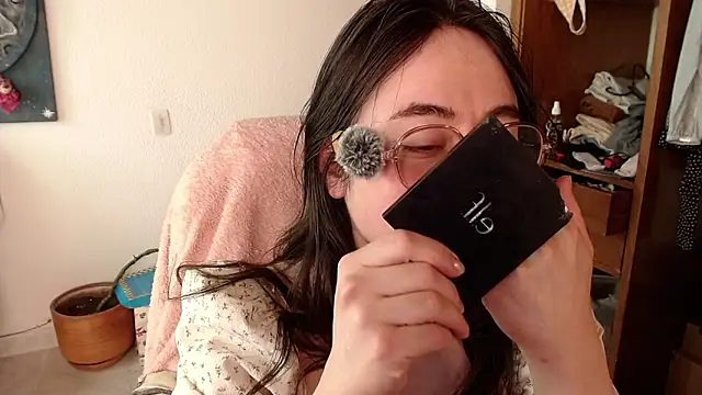 Snapshot of emily_pearl_ chatting on January 18, 2026, 10:02 pm emily pearl online show from January 18, 2026, 10:02 pm