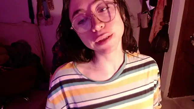 emily pearl  online show from November 10, 2025, 7:35 am