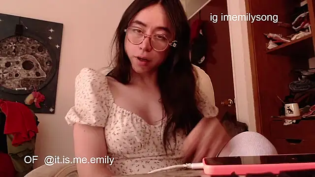 emily pearl  online show from March 12, 2026, 9:08 pm