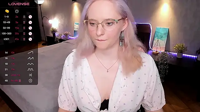 Aemilia  online show from February 9, 2025, 7:26 am