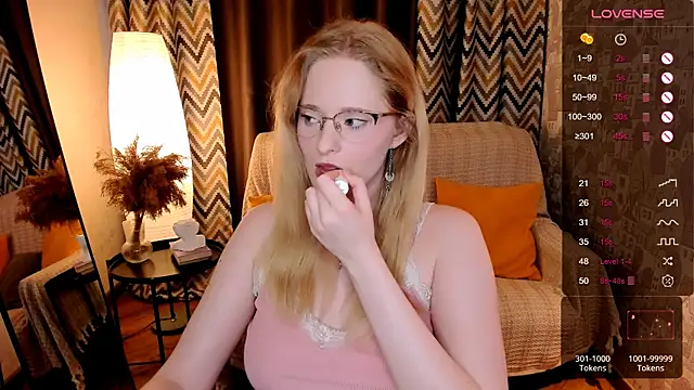 Snapshot of Aemilia_ chatting on October 16, 2025, 8:22 am Aemilia online show from October 16, 2025, 8:22 am