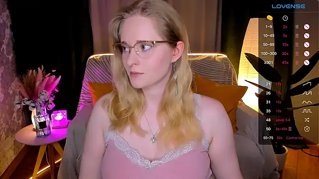 Snapshot of Aemilia_ chatting on February 25, 2026, 8:25 am Aemilia online show from February 25, 2026, 8:25 am