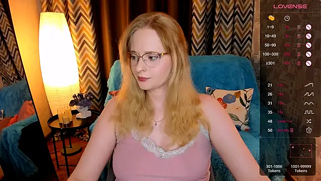 Snapshot of Aemilia_ chatting on November 15, 2025, 8:29 am Aemilia online show from November 15, 2025, 8:29 am