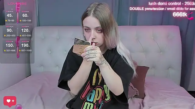 Alice Halle online show from October 20, 2025, 2:46 am