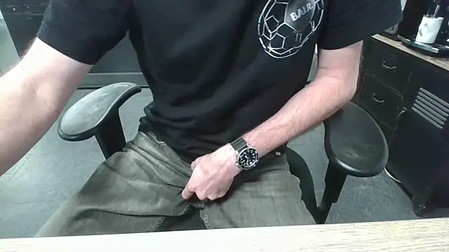 Michealtje85 online show from December 1, 2025, 4:08 pm