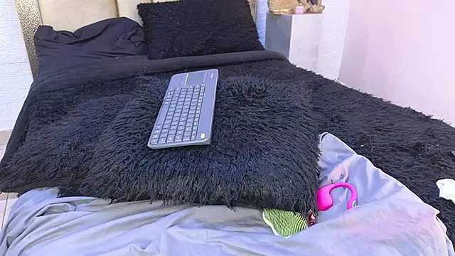 Snapshot of ximenawilliamss chatting on November 3, 2025, 11:25 am ximenawilliamss online show from November 3, 2025, 11:25 am