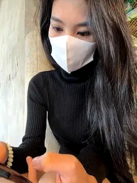 Ladygirrl22 online show from November 21, 2025, 7:18 am