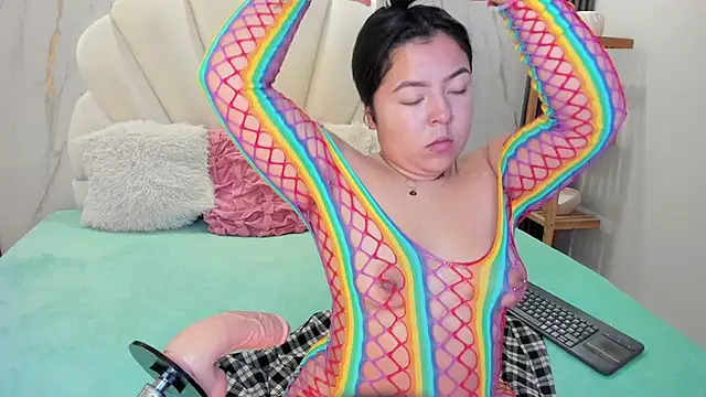 Barbara honey online show from November 7, 2025, 1:04 pm