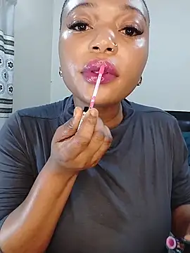 Sugartonguexx online show from April 12, 2026, 6:33 pm