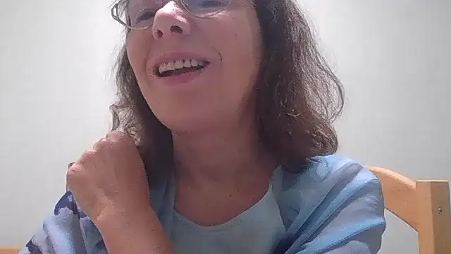 Snapshot of HollyJewel chatting on October 8, 2025, 3:13 pm HollyJewel online show from October 8, 2025, 3:13 pm