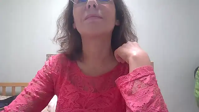 Snapshot of HollyJewel chatting on October 15, 2025, 3:42 pm HollyJewel online show from October 15, 2025, 3:42 pm