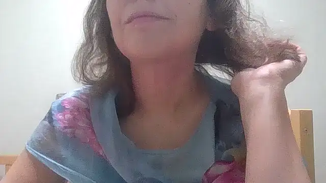 HollyJewel online show from December 4, 2025, 5:01 pm