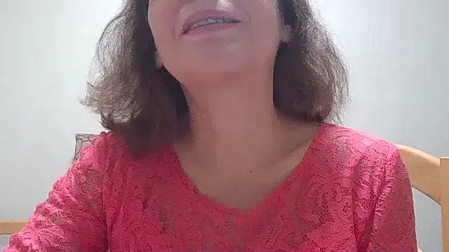 Snapshot of HollyJewel chatting on October 23, 2025, 4:49 pm HollyJewel online show from October 23, 2025, 4:49 pm