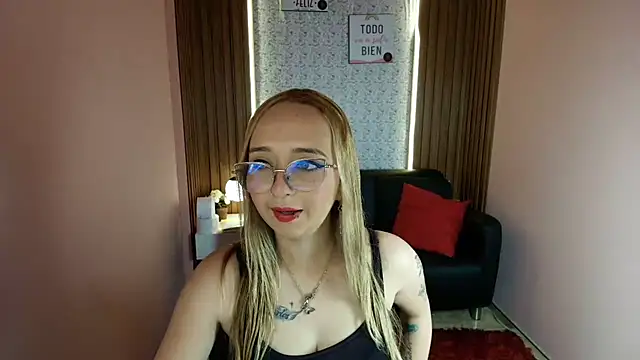Liaroberts1 online show from June 22, 2026, 1:30 pm