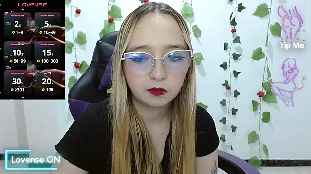 Liaroberts1 online show from February 14, 2026, 2:45 am