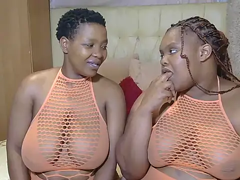 Snapshot of Xxxsluts chatting on November 17, 2025, 8:40 am Xxxsluts online show from November 17, 2025, 8:40 am