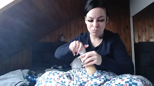 BoeseMoni1998 online show from November 9, 2025, 11:47 am