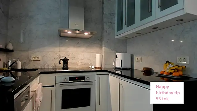 GoodGirll2133 online show from November 18, 2025, 12:19 pm