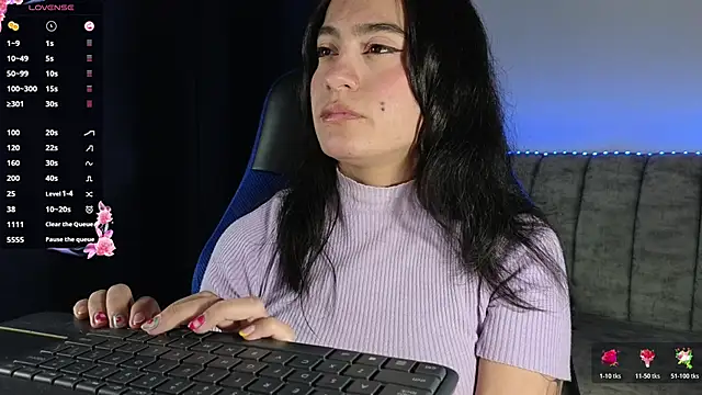 Snapshot of ZaraDames_ chatting on May 13, 2026, 3:24 am ZaraDames online show from May 13, 2026, 3:24 am