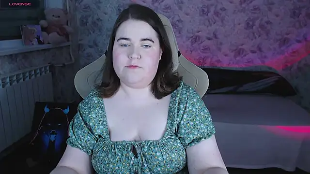 Snapshot of Estelle_Hicks chatting on May 2, 2026, 6:46 pm Estelle Hicks online show from May 2, 2026, 6:46 pm