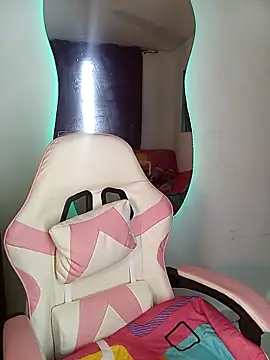 Snapshot of LittleEmmaa chatting on February 1, 2026, 8:56 am LittleEmmaa online show from February 1, 2026, 8:56 am