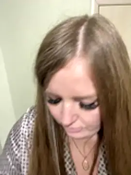 MargaretRoyal online show from December 2, 2025, 4:09 pm