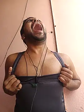 MeFeellove online show from November 7, 2025, 9:03 am