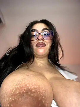 Snapshot of KatteWise chatting on November 15, 2025, 12:25 am KatteWise online show from November 15, 2025, 12:25 am