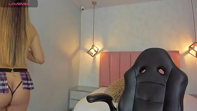 Snapshot of SUNNYCYRUS chatting on February 25, 2026, 12:38 pm SUNNYCYRUS online show from February 25, 2026, 12:38 pm