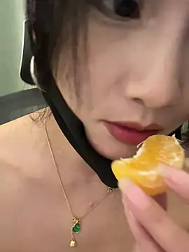 Snapshot of FeiFei-babe chatting on February 17, 2025, 5:55 pm FeiFei-babe online show from February 17, 2025, 5:55 pm