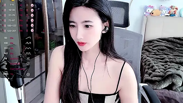 Snapshot of FeiFei-babe chatting on February 26, 2025, 7:45 am FeiFei-babe online show from February 26, 2025, 7:45 am