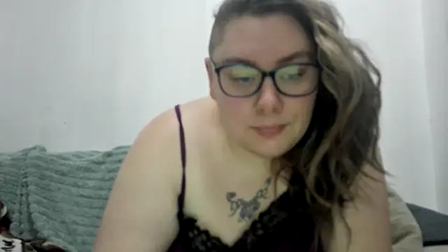 Snapshot of Bustycurves chatting on January 13, 2026, 8:46 pm Bustycurves online show from January 13, 2026, 8:46 pm