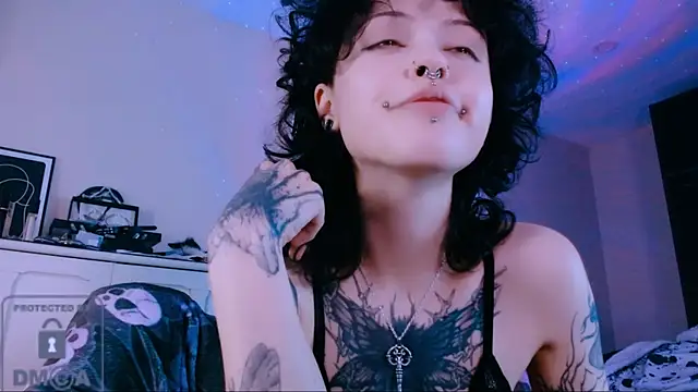 NaughtyLittleFox online show from June 16, 2026, 3:17 am
