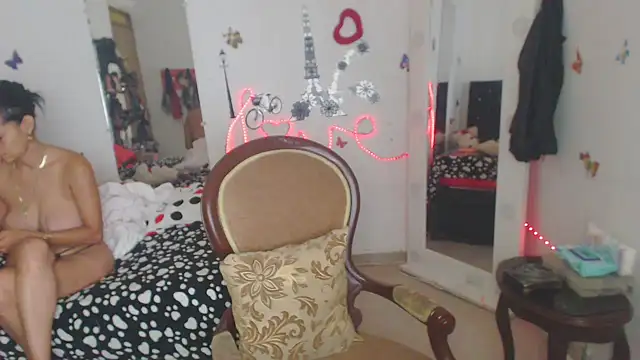 brigitht online show from November 18, 2025, 3:48 pm